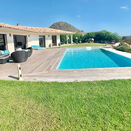 Santa Giulia 240m2 Classee 5 Etoiles Vue 180 Degres فيلة